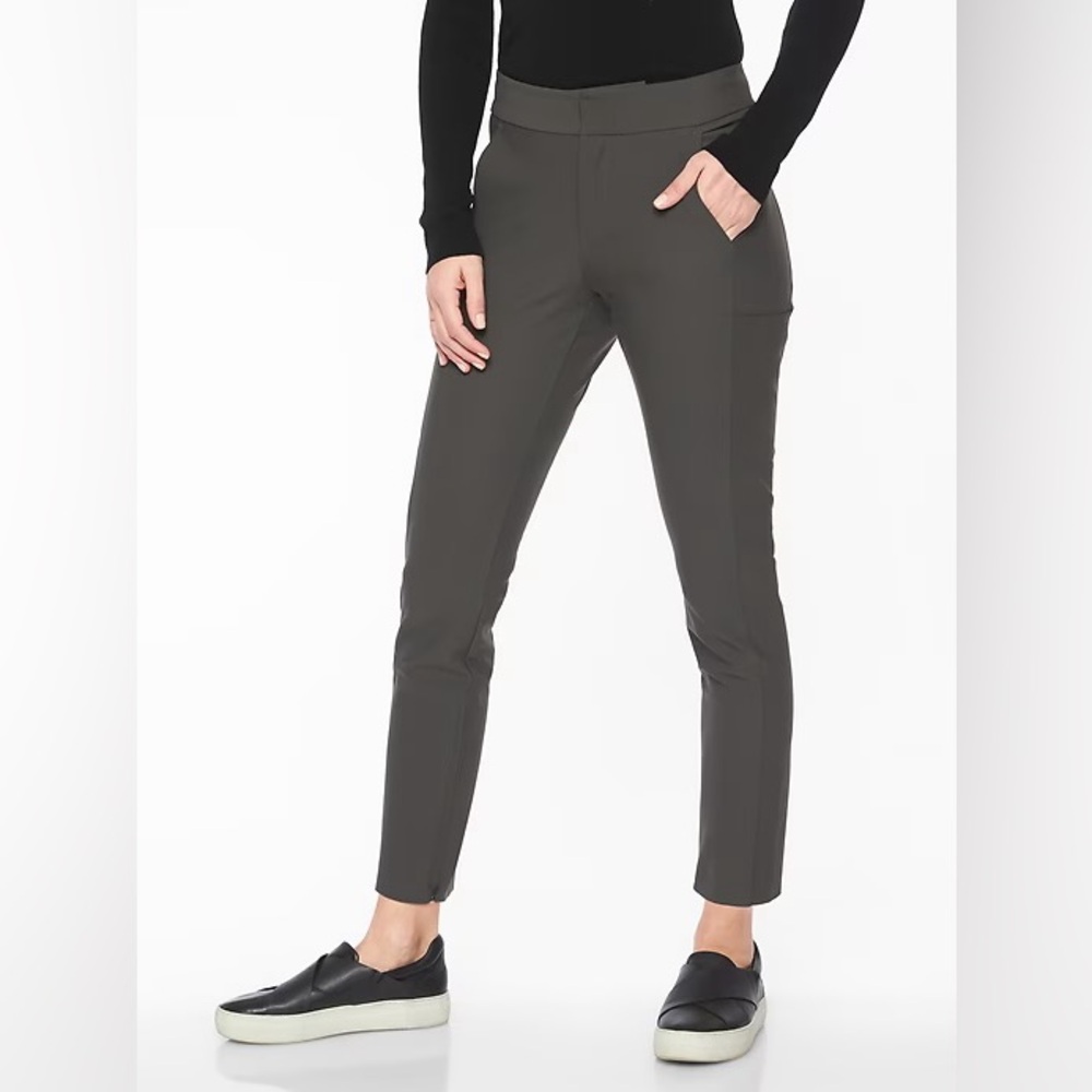 Athleta Stellar Trouser in Arbor Olive, size 4